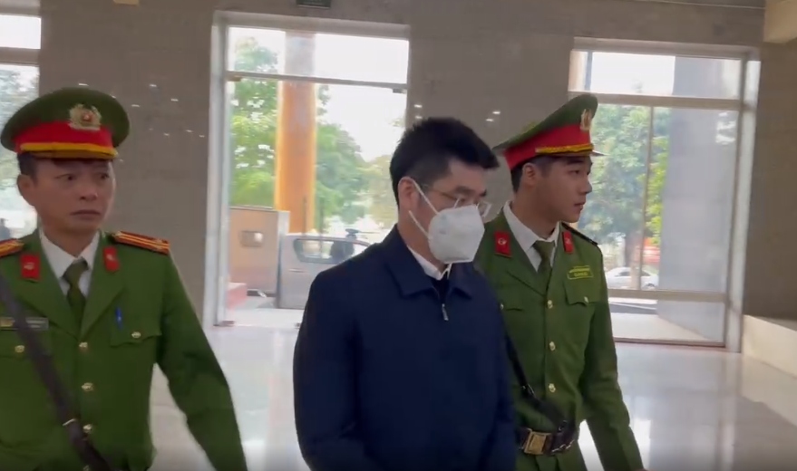 Bị cáo Hoàng Văn Hưng hầu tòa phúc thẩm vụ "chuyến bay giải cứu"